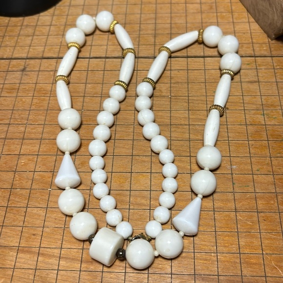 MCM Mixed Geometric White Beads Brass Tone Ribbed Spacers Spring Ring Clasp EVC - Picture 5 of 13